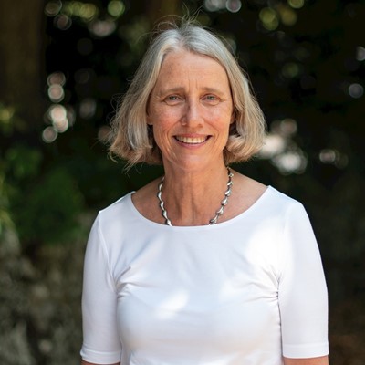 Dr Fiona Stewart